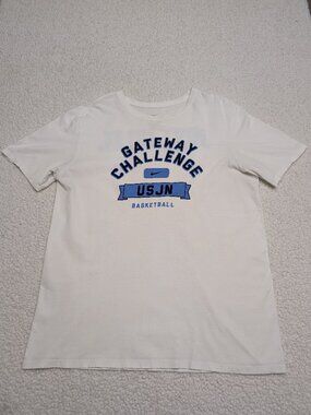 Nike basketball graphic t-shirt 🏀